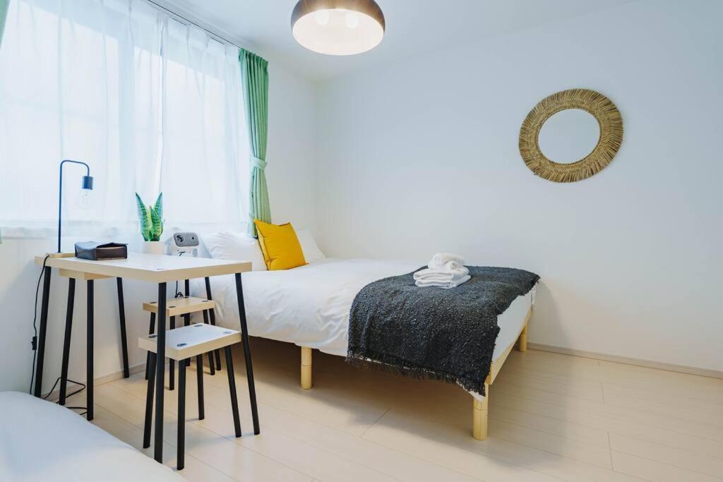 Apartment C Newly Renovated Hotel, Direct Access To Ueno, Asakusa, Disneyland, Airport Tokyo