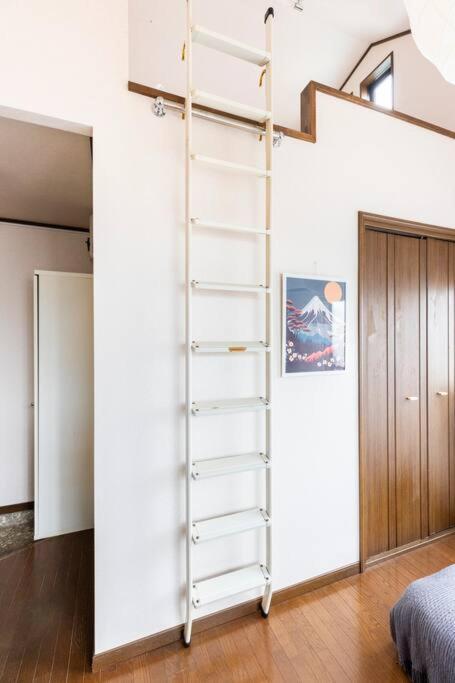 Apartment 弥生町1丁目202 *