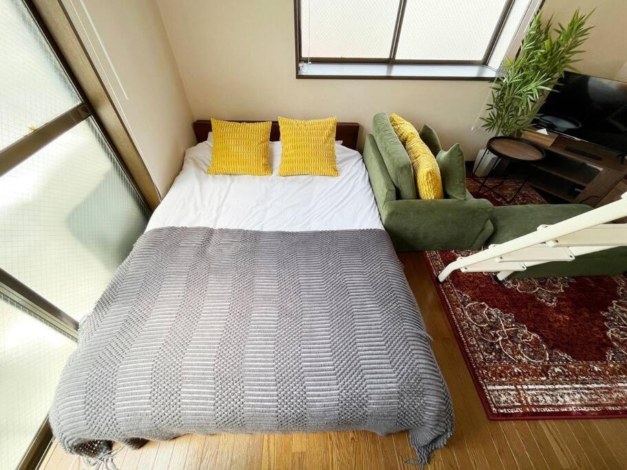Apartment 弥生町1丁目202 *