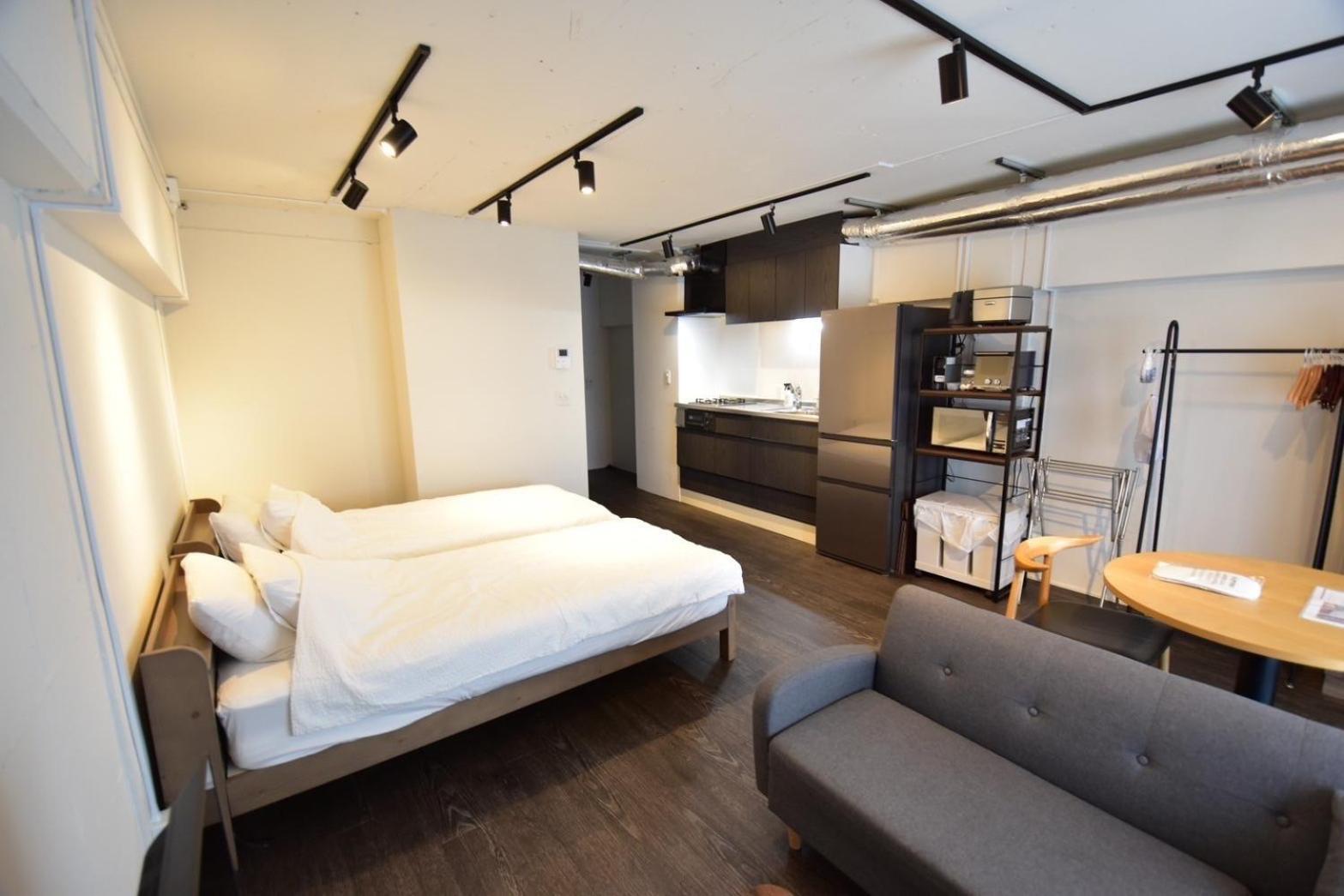 Niys 37 Type * Tokyo