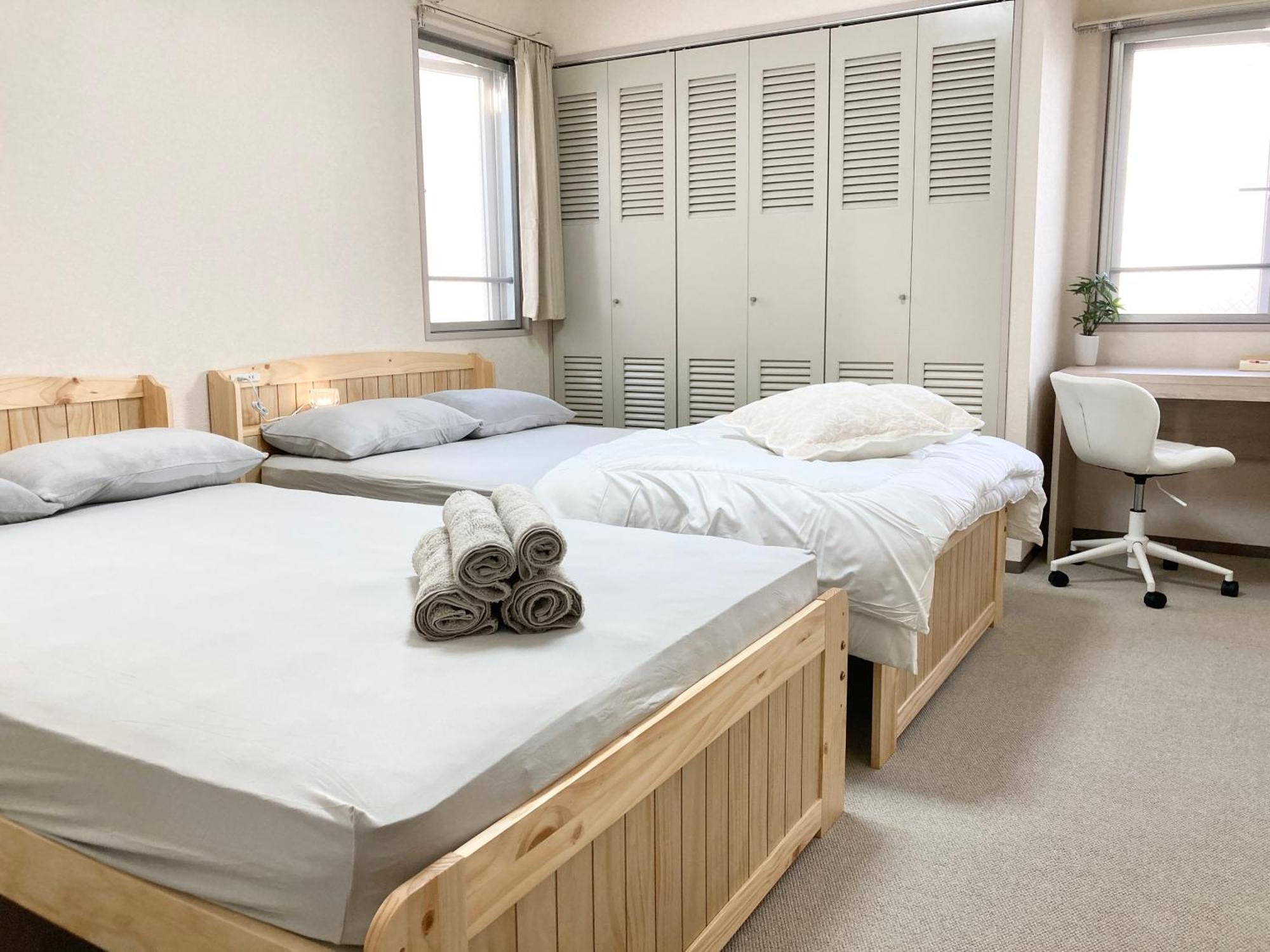 Apartment Miko's House Setagaya, Shinjuku 10min, Tranquil Hideaway, Lucky Cat Temple, Super Market 新宿10分 下北沢2km 喧騒から離れた隠れ家, 招き猫の豪徳寺 あなたの東京の家 *