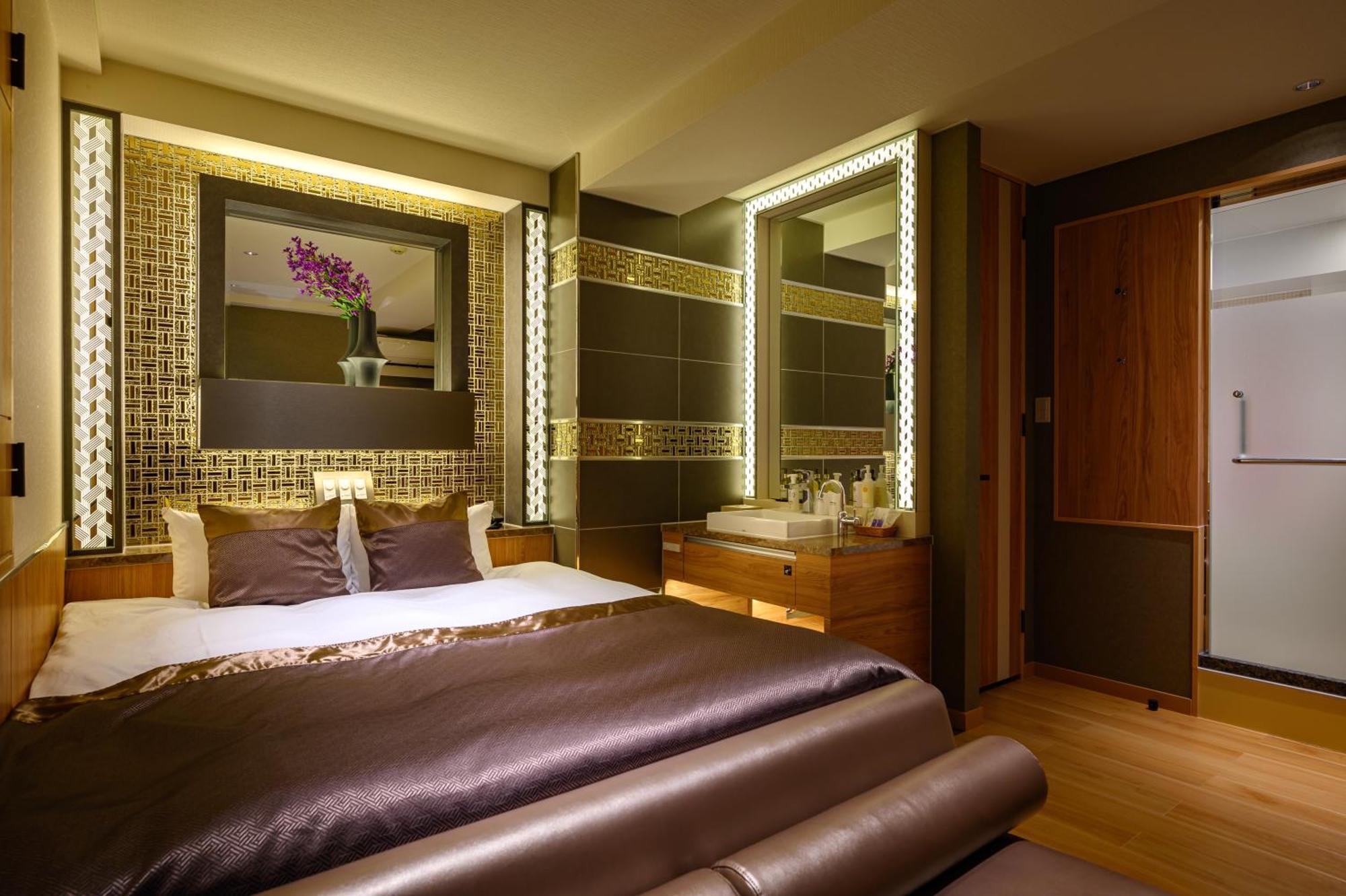 Varkin Annex Hotel 3*