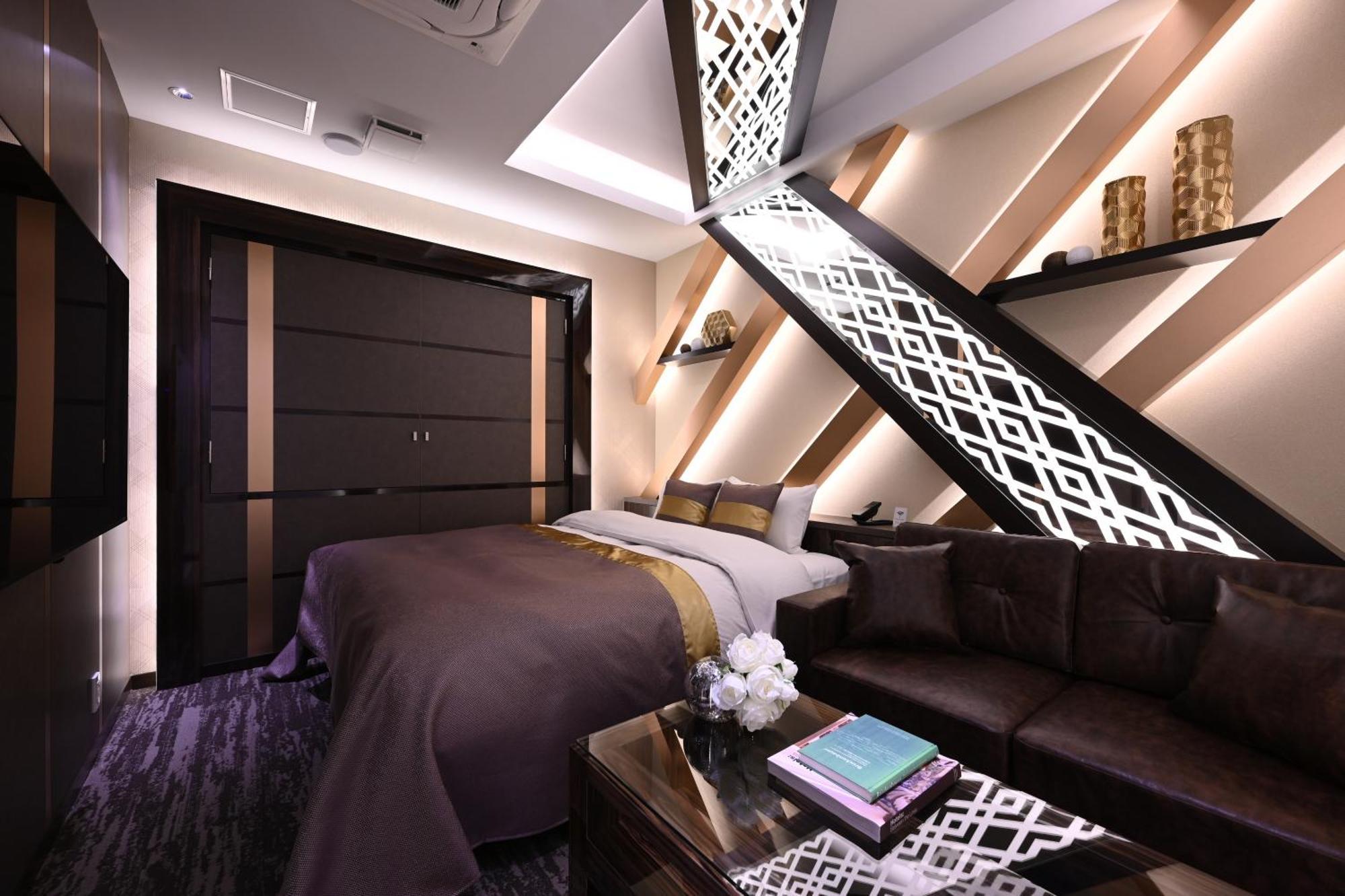 Varkin Annex Hotel 3*