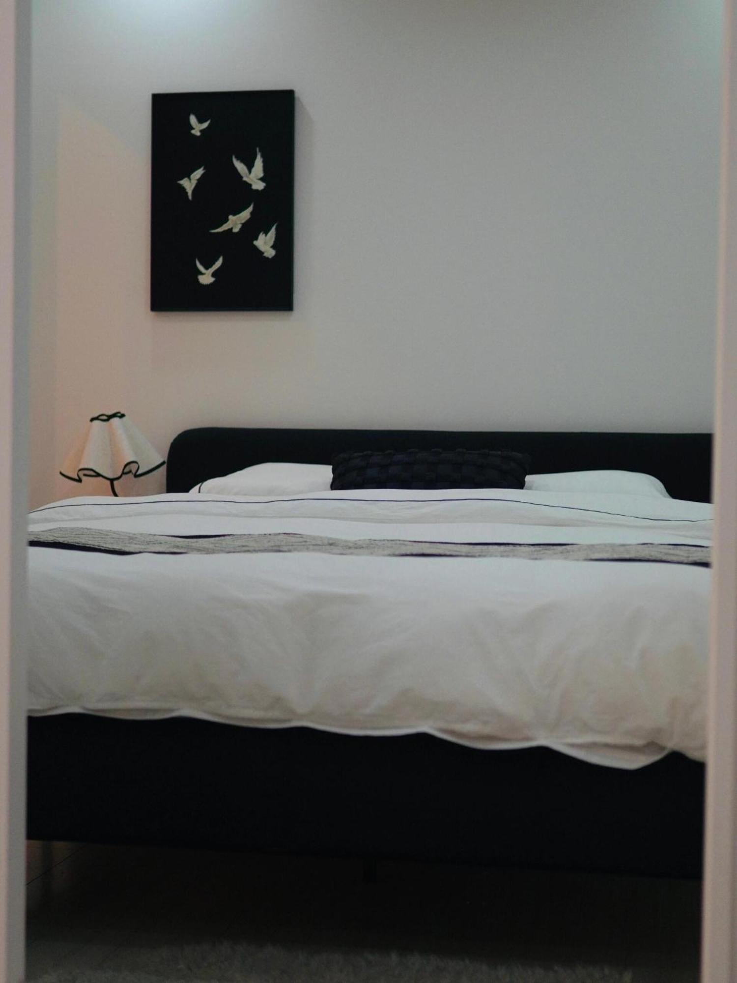 Roppongi 4 Minutes, 4 Person Mansion,dyson Hair Dryer, Pola Toiletries Apartment