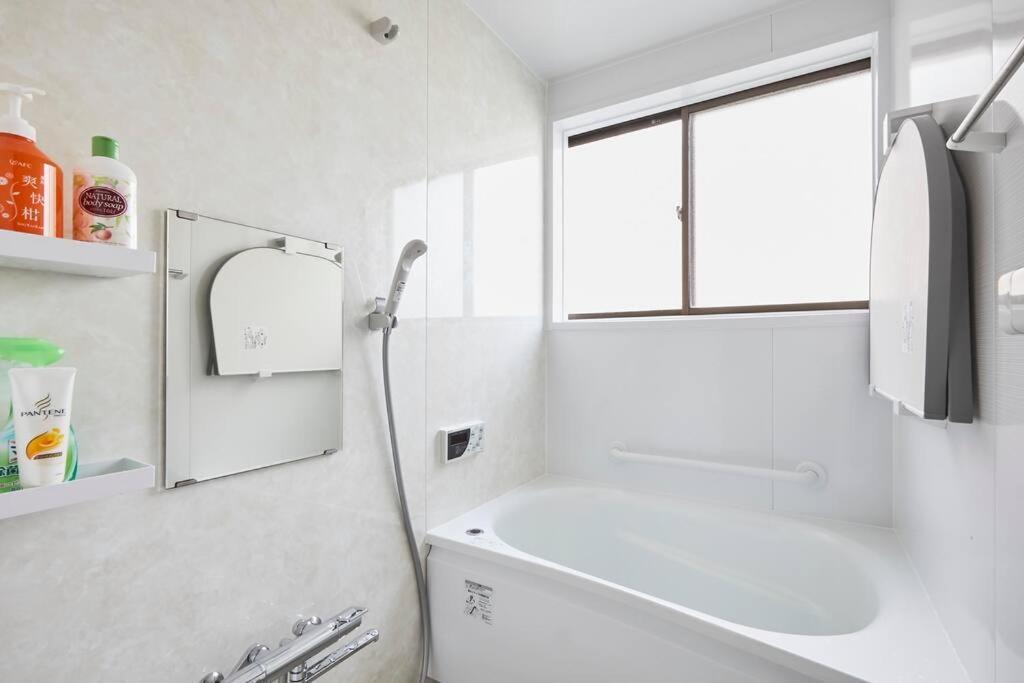 Urayasu House! For Up To 6 People, 15 Min Bus Ride To Disney! Apartment