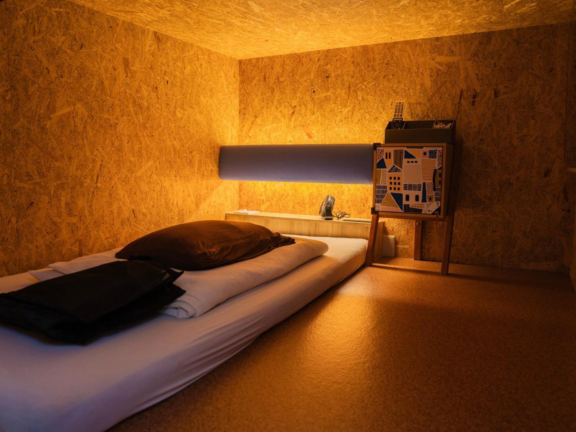 Eegee Kamata Capsule hotel