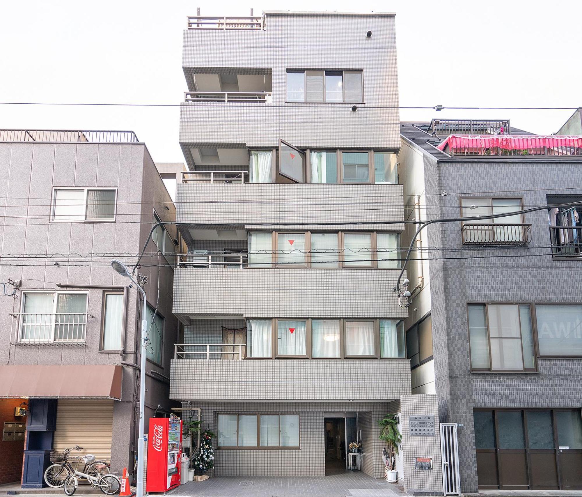 Buxing Qiu Ye I & Uehi: Comfort Apartment