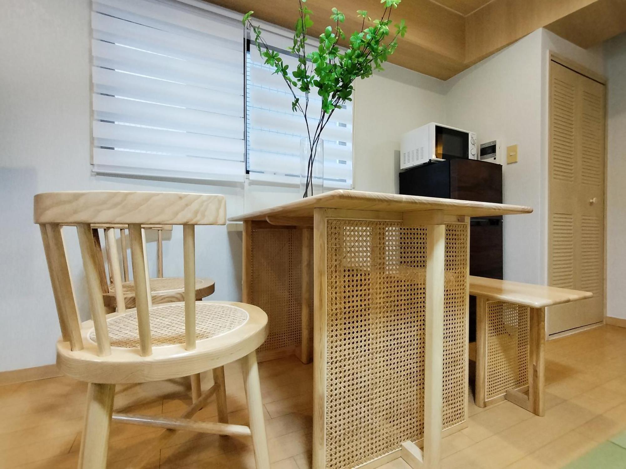 S30人气西新宿地域 交通便利 近新宿中央公园 步行8分钟到西新宿五丁目站 和洋风style 最大7人