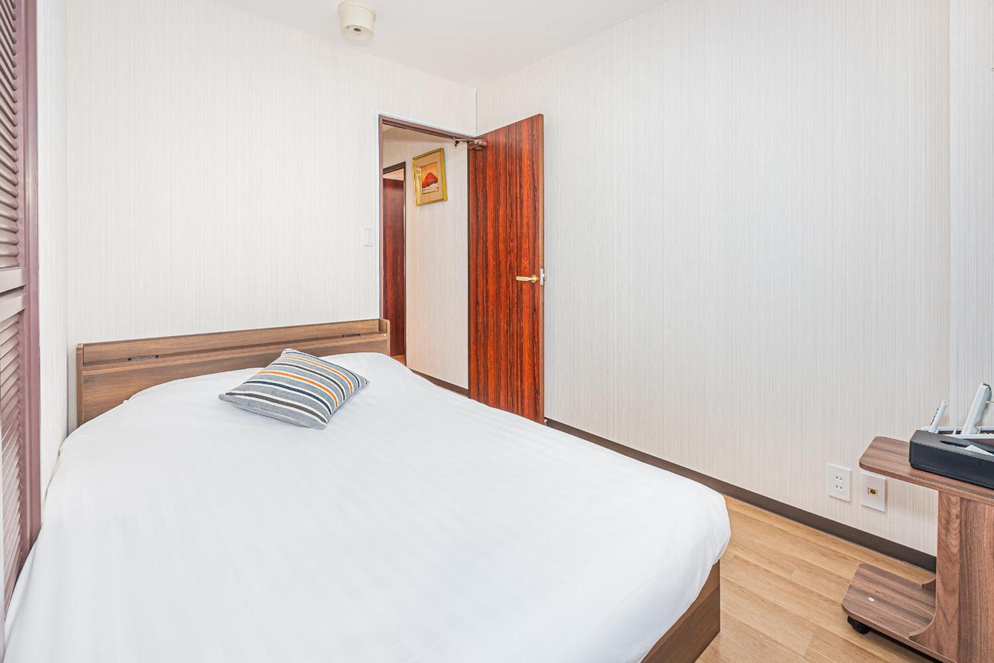 Bright Modern Airbnb In Tokyo's Northern District *