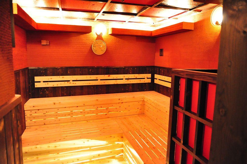 Capsule hotel Capsule & Sauna Ikebukuro Plaza *