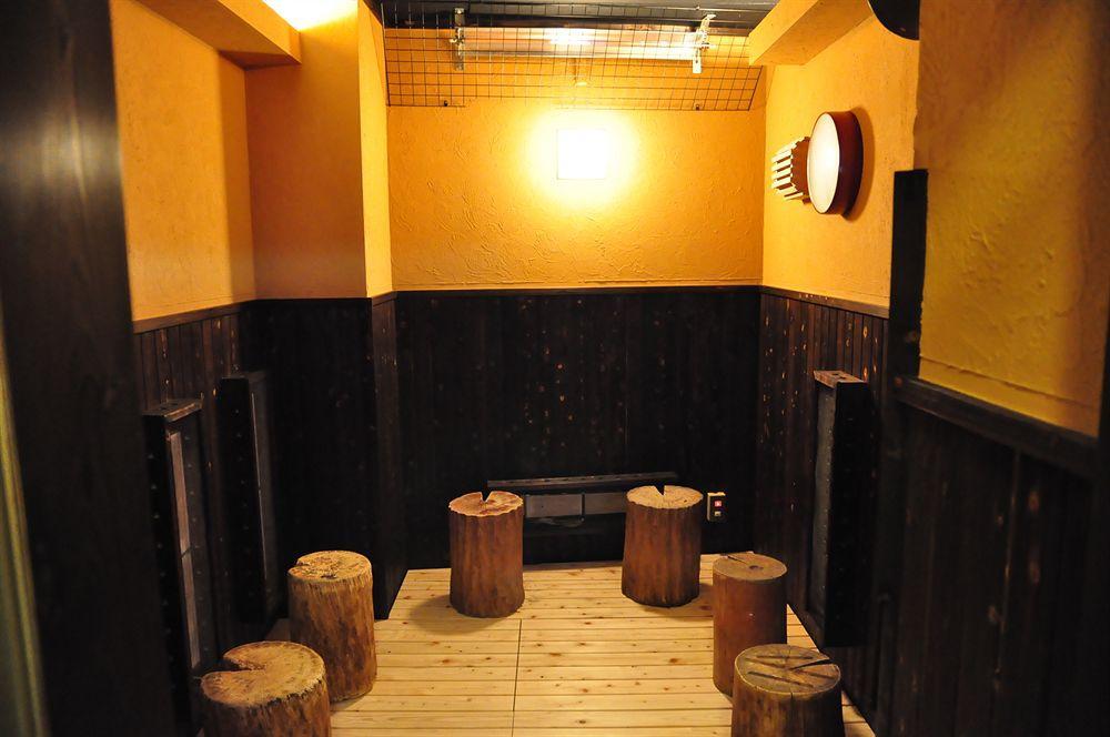 Capsule hotel Capsule & Sauna Ikebukuro Plaza *