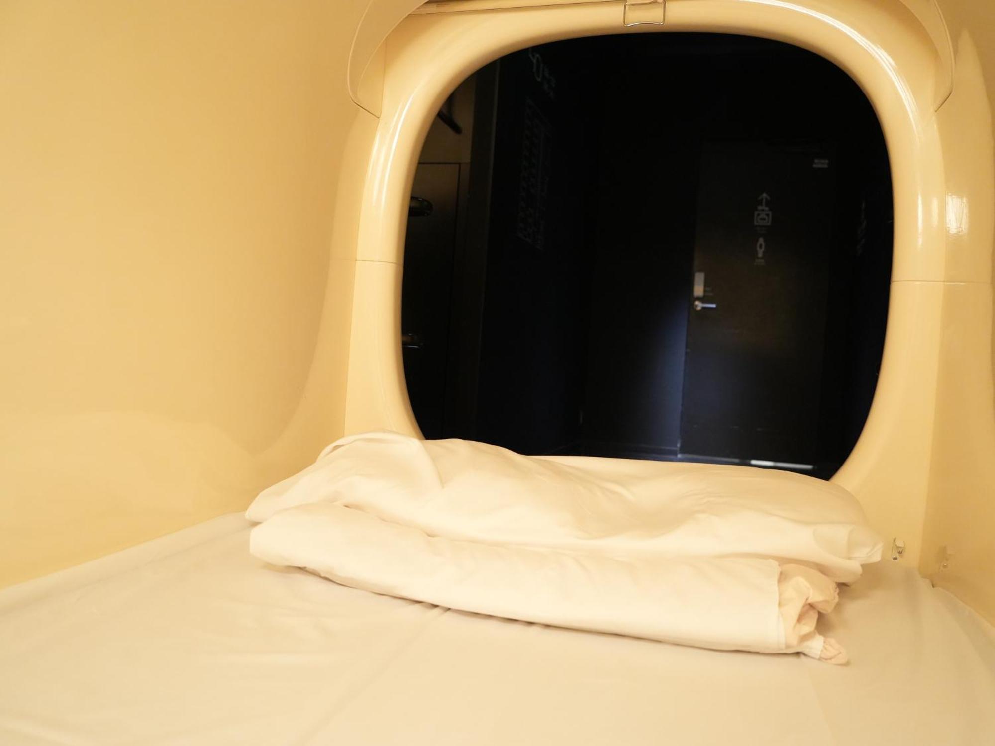 Capsule hotel Rembrandt Shinjuku Shin-okubo Tokyo