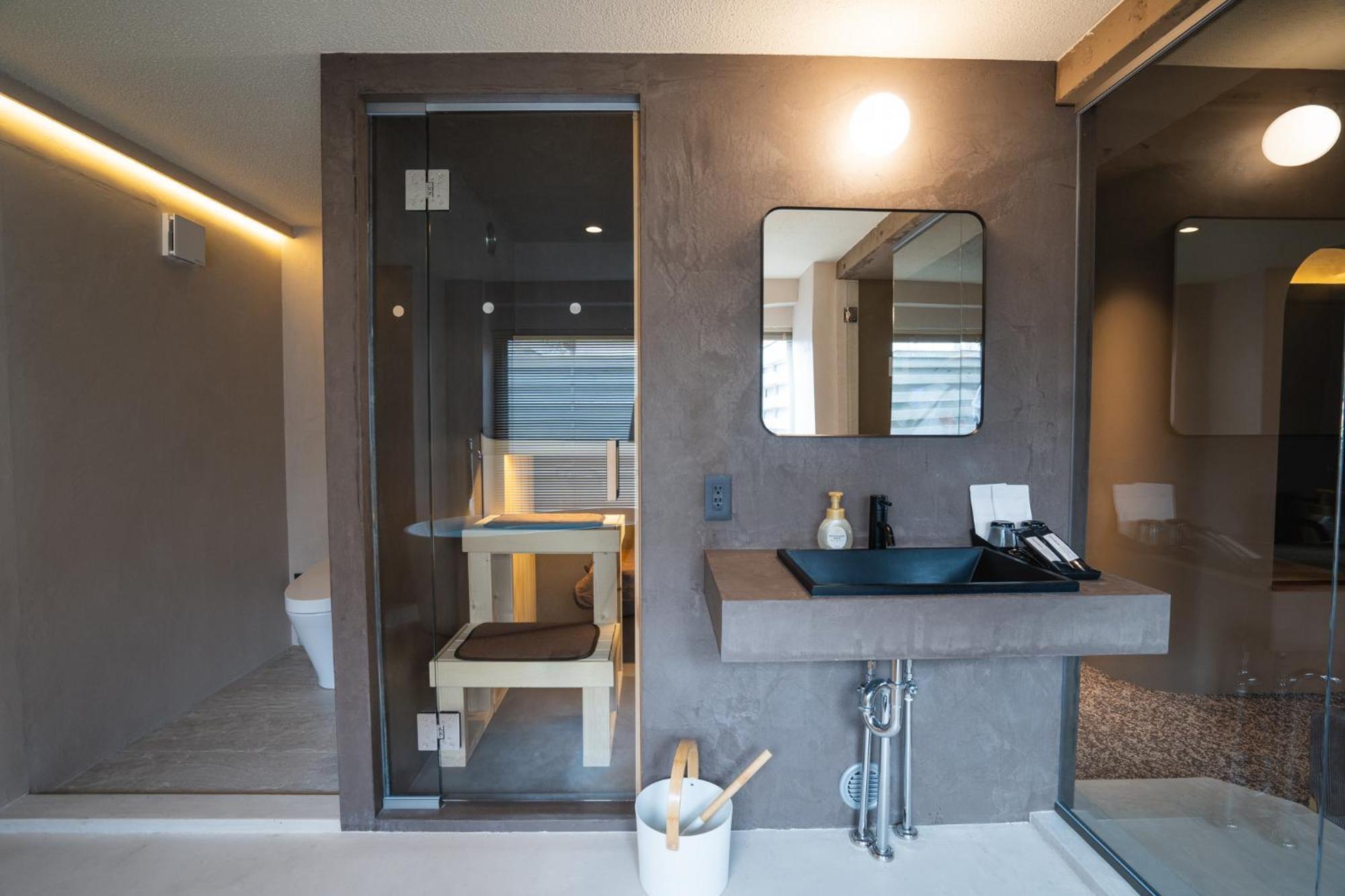 Saunaland Asakusa Hotel 2*