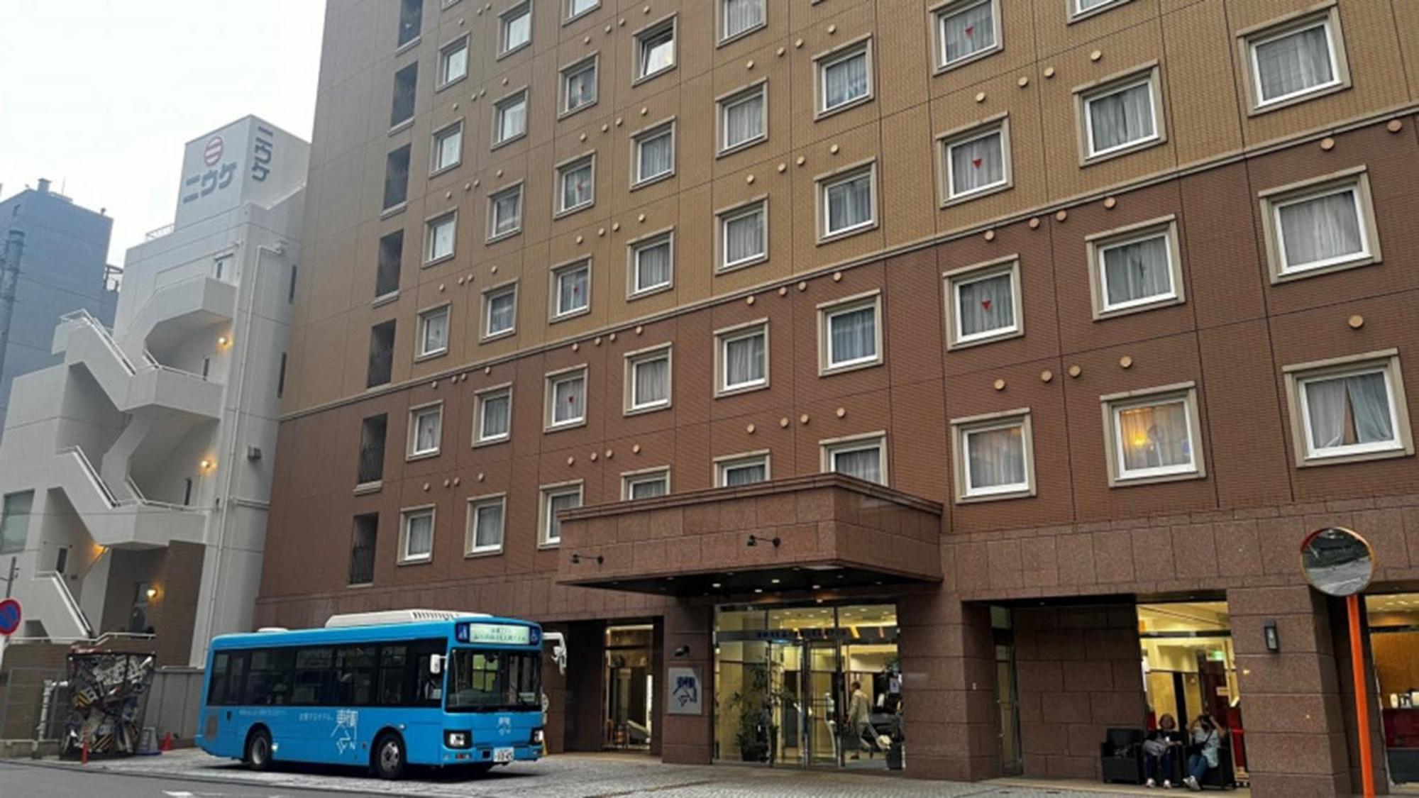 Toyoko Shinagawa Konan-guchi Tennozu Isle Tokyo