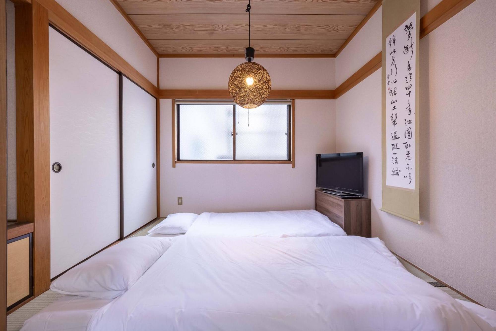 Apartment Higashi Komagata Building 2f3f Hk23