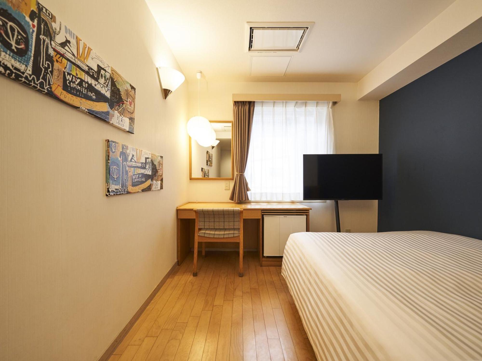 Toms Hotel 3*