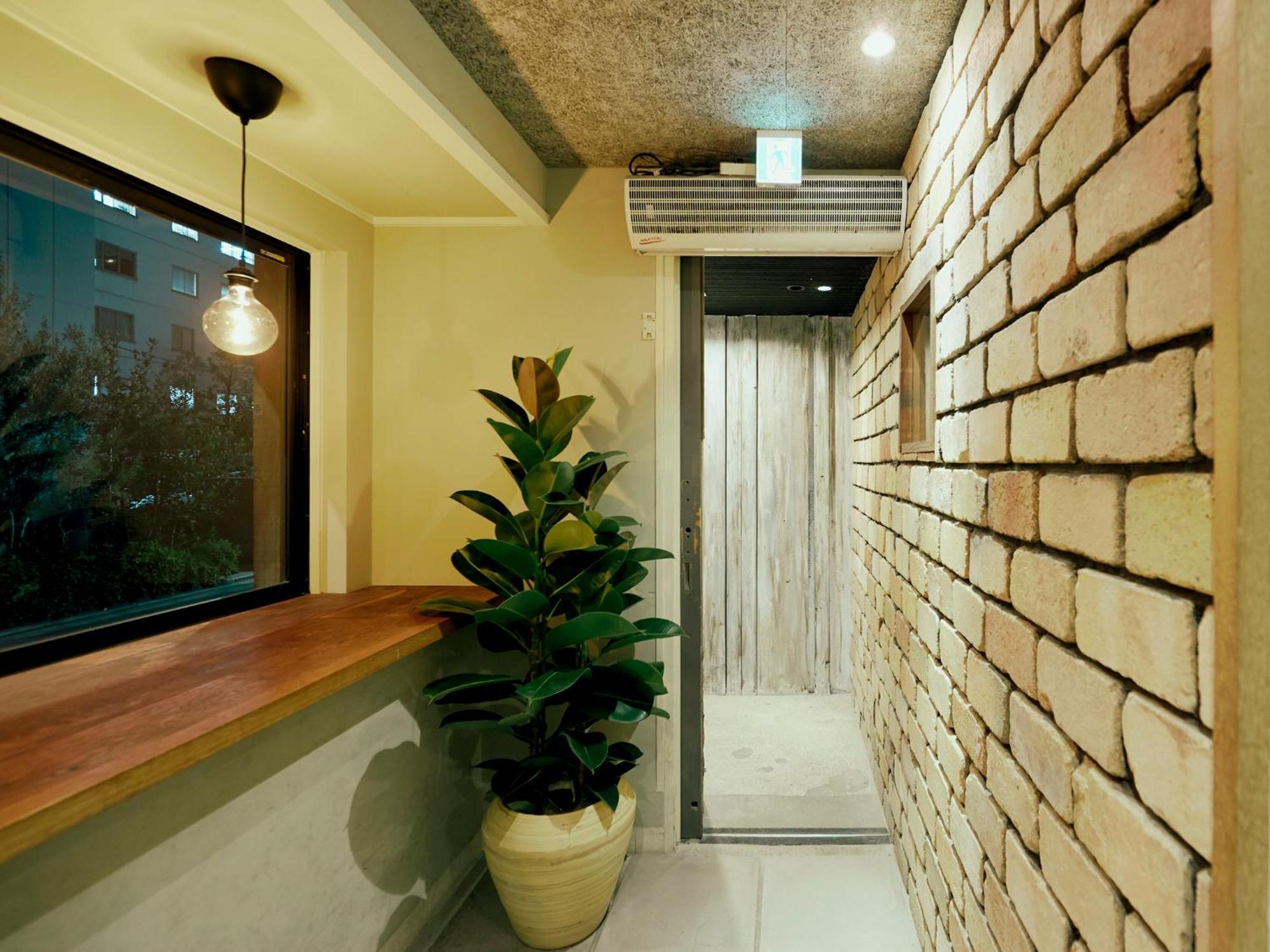 Akasaka Hive