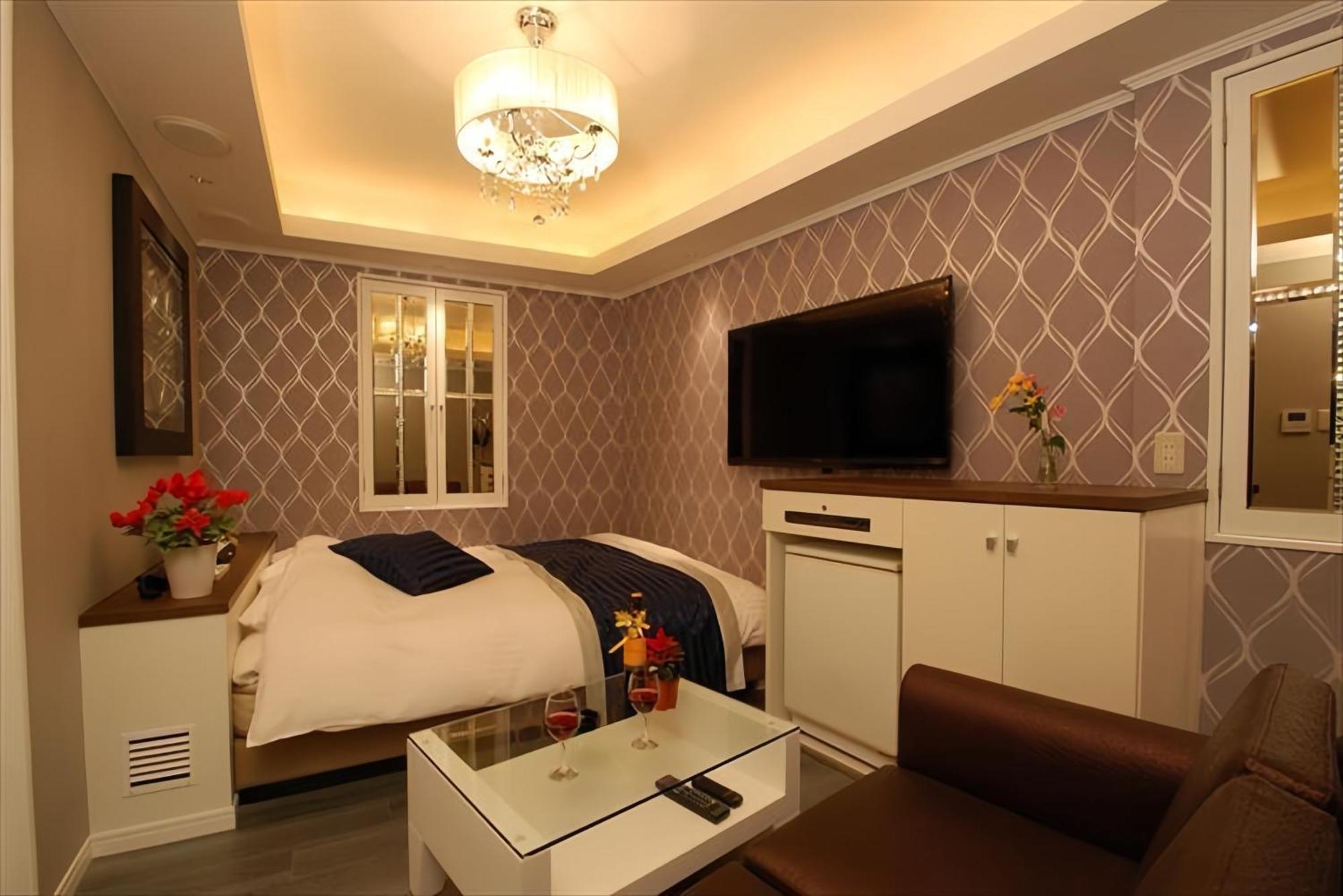 Shuffle Hotel 3*