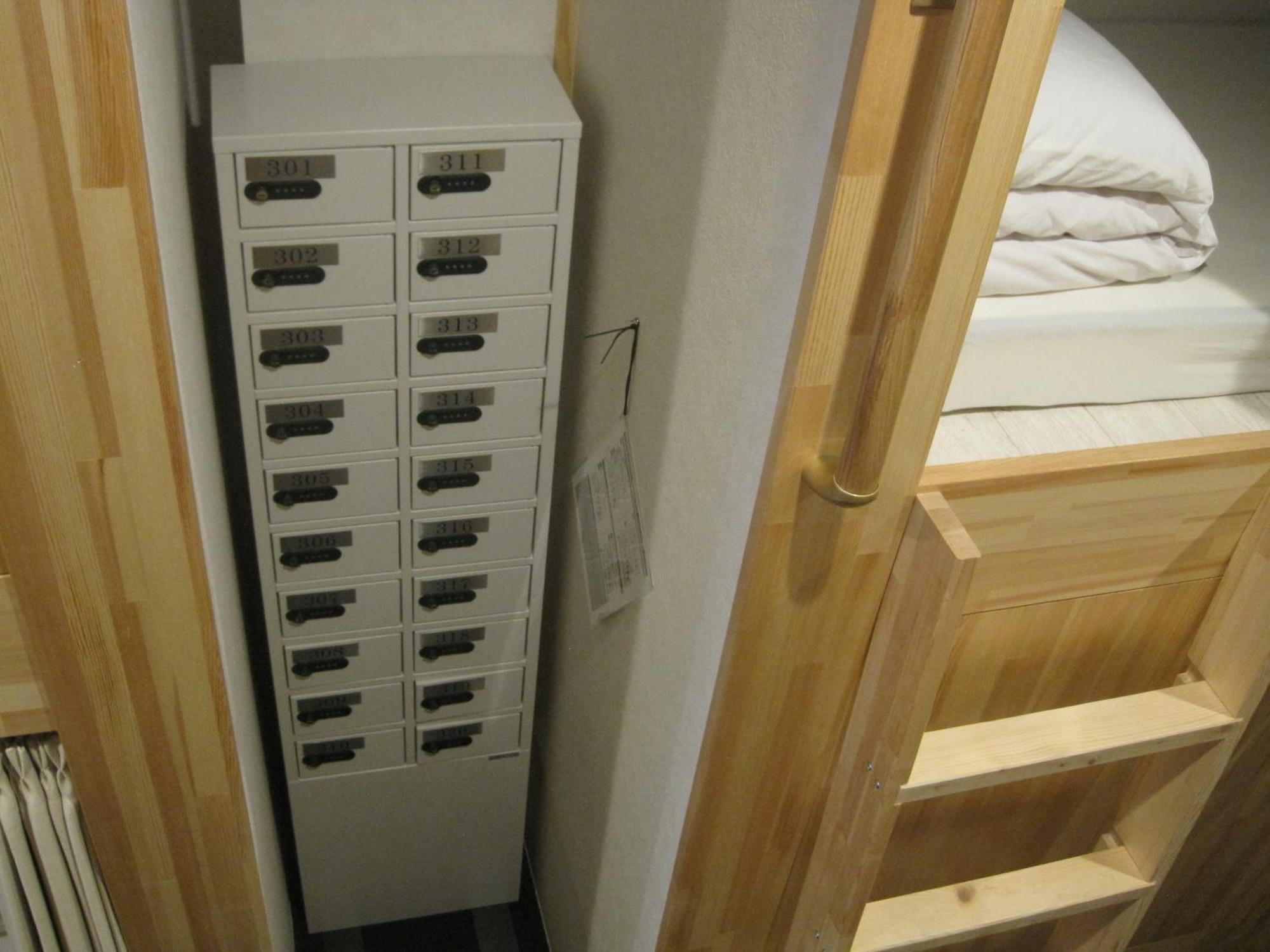 Prele Capsule hotel *