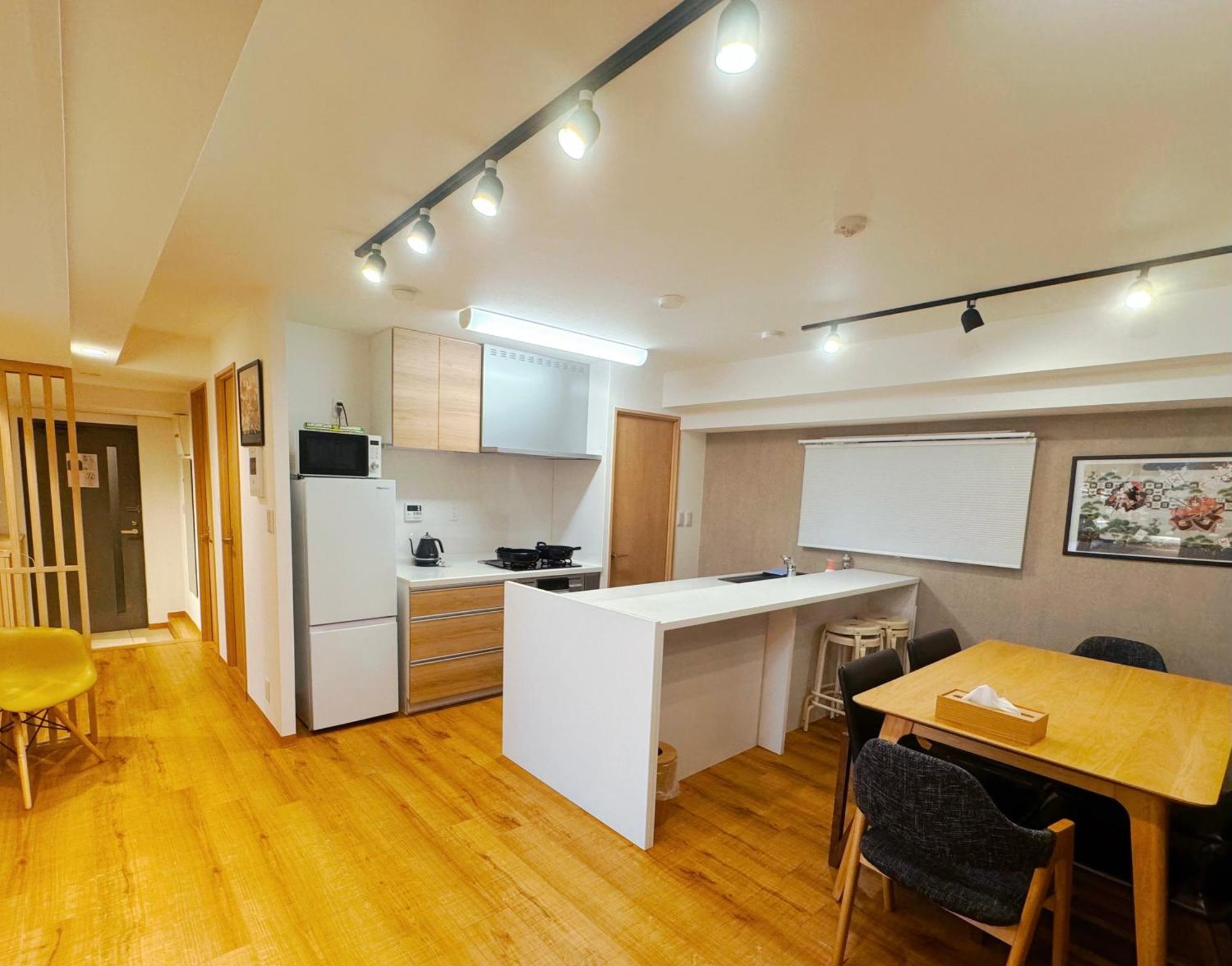 Asakusa Tatami Retreat: Convenient Metro Access Apartment Tokyo