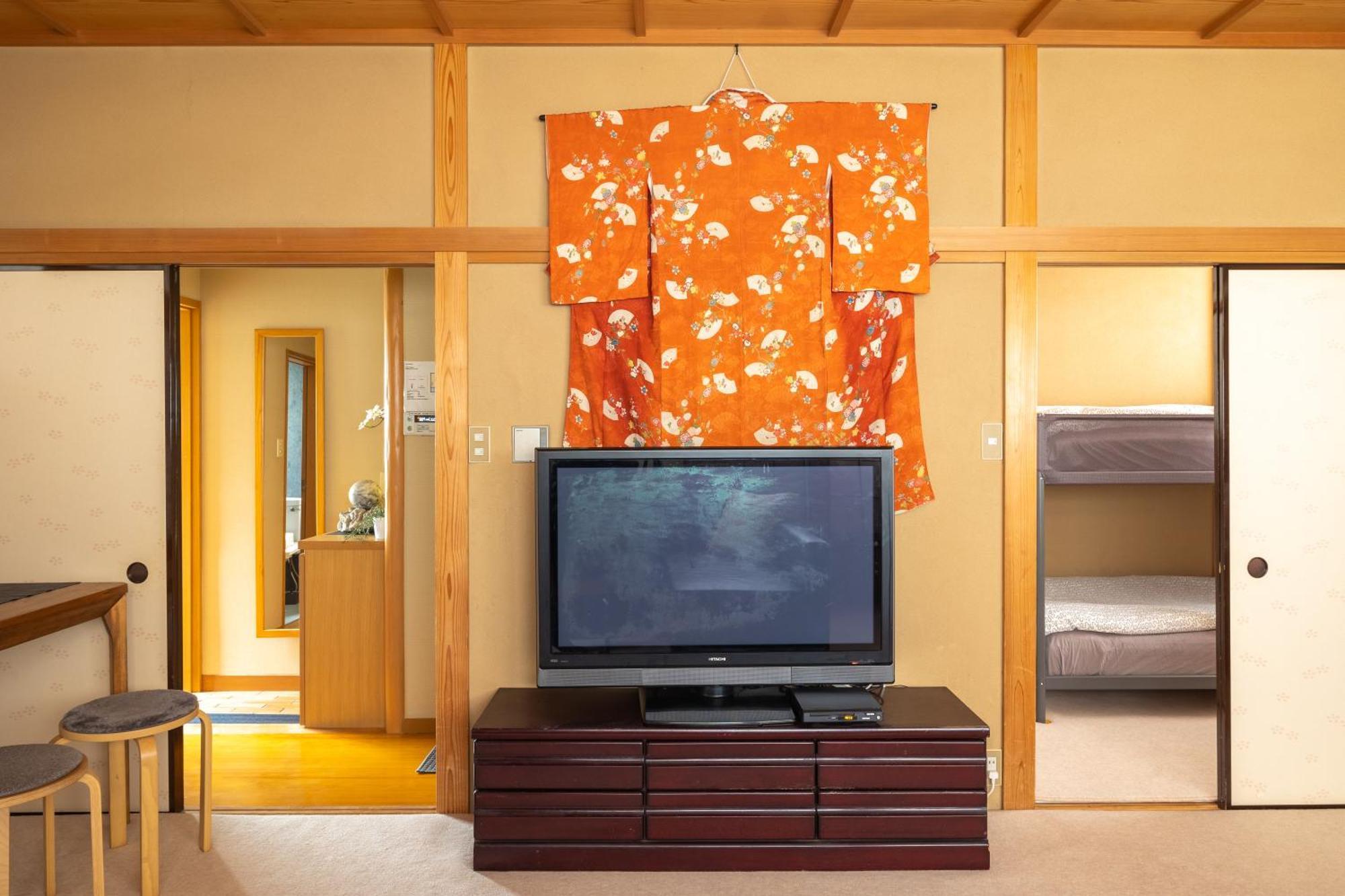 The Ivy Apartments, Location, Yoyogi!! Apartment