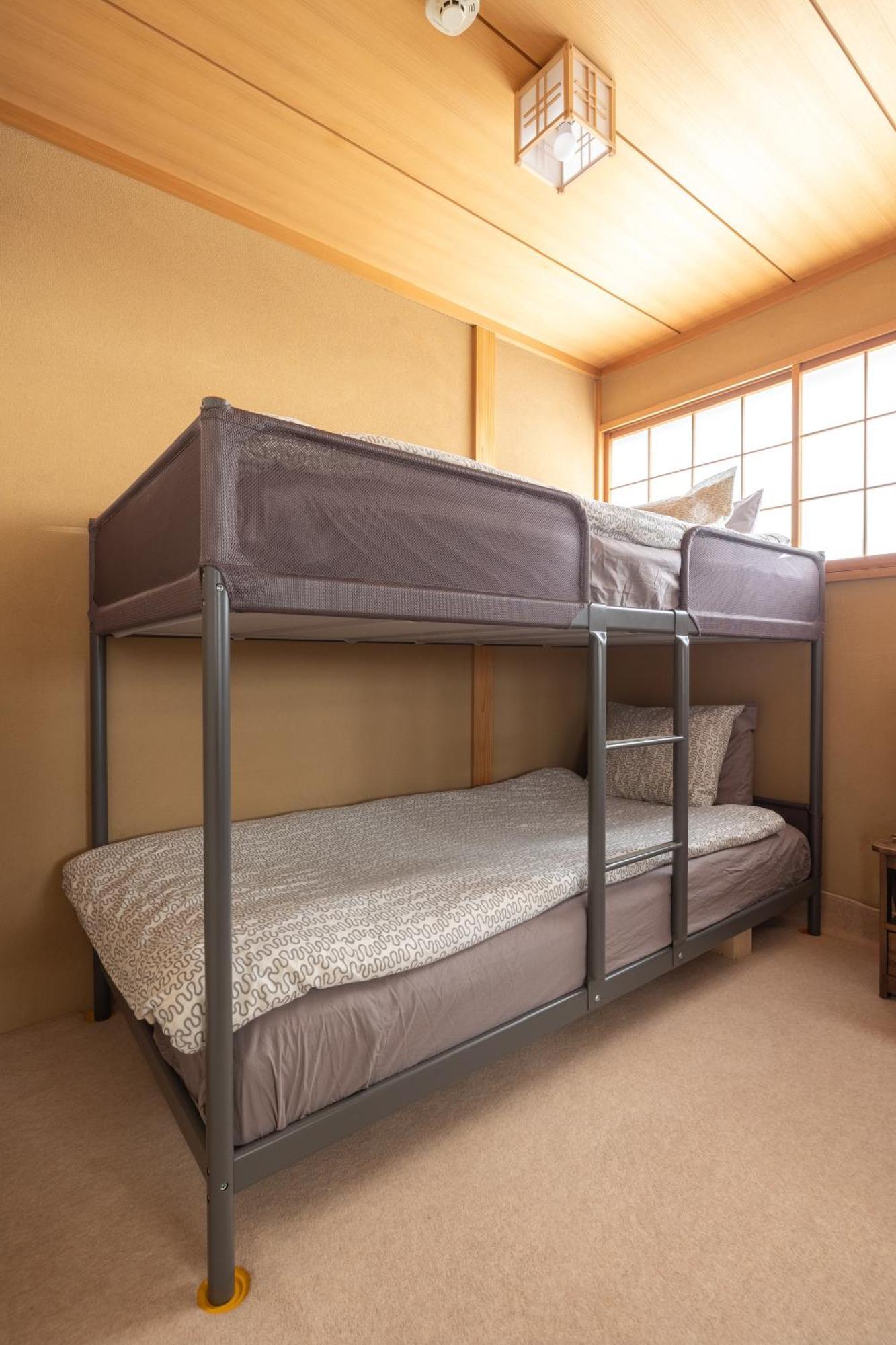 The Ivy Apartments, Location, Yoyogi!! * Tokyo
