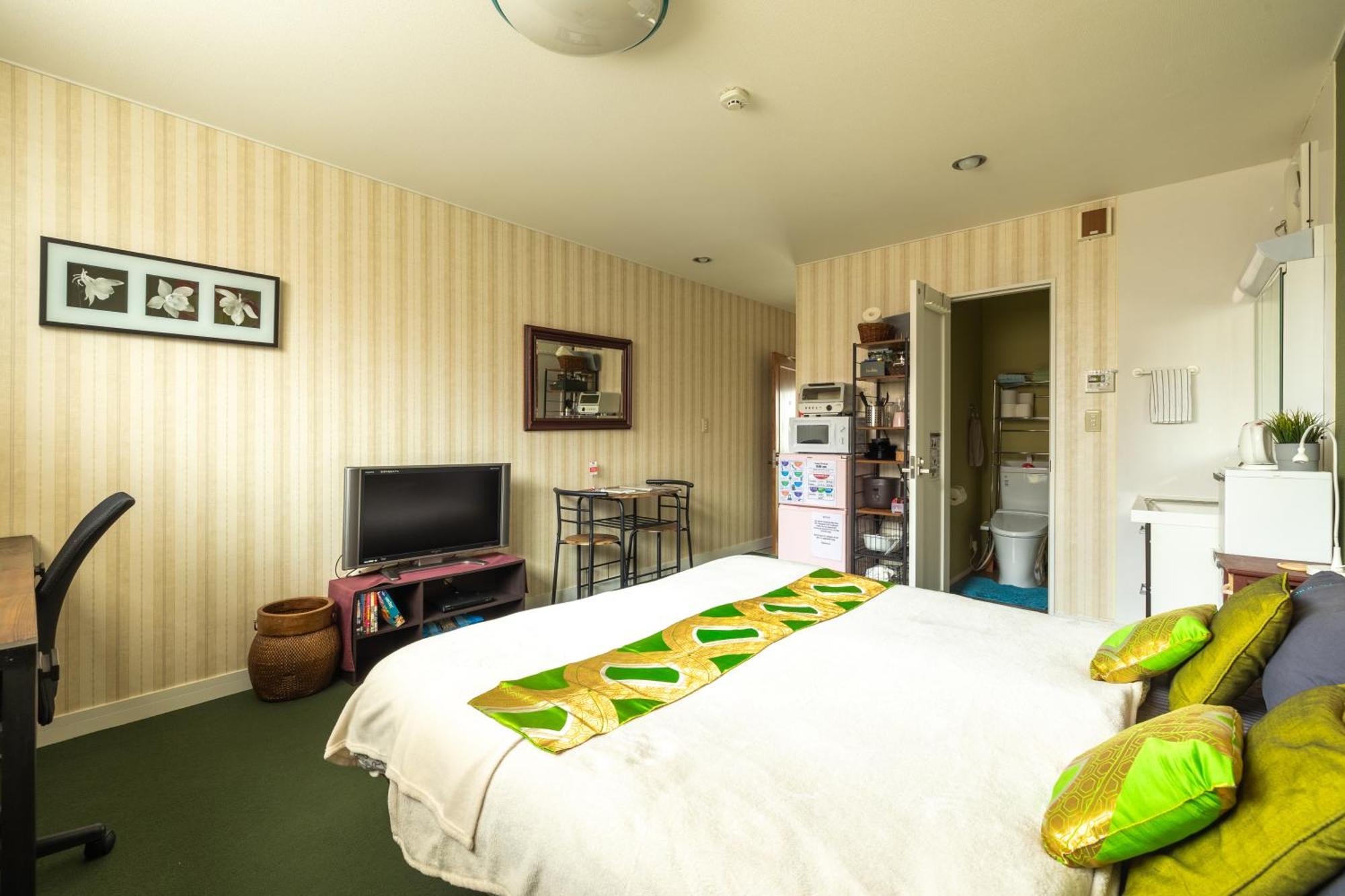 The Ivy Apartments, Location, Yoyogi!! Apartment Tokyo