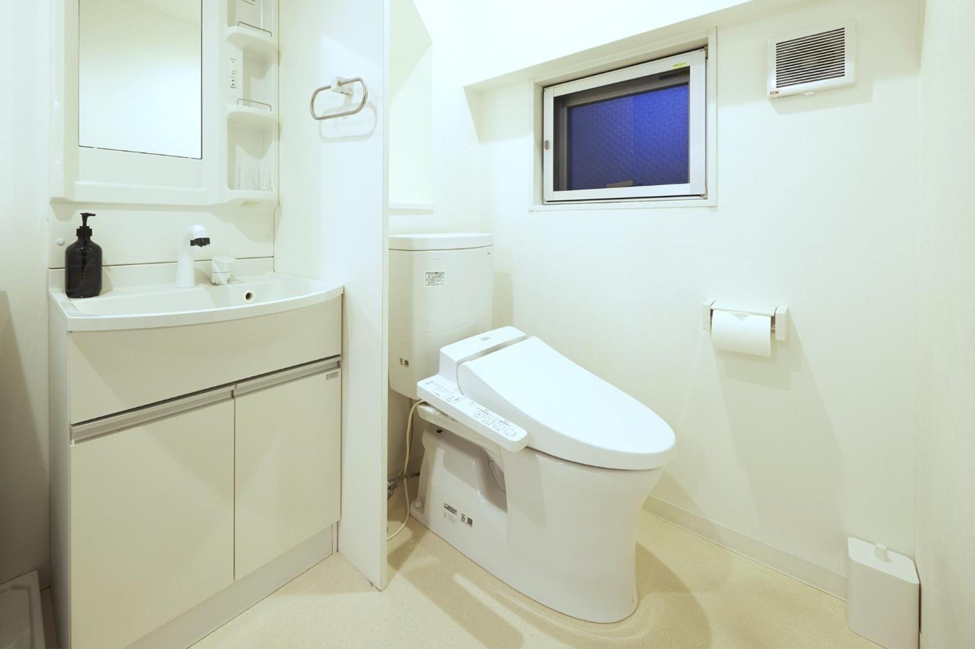 Apartment Emilio Nishi-shinjuku 401 - Vacation 89570v