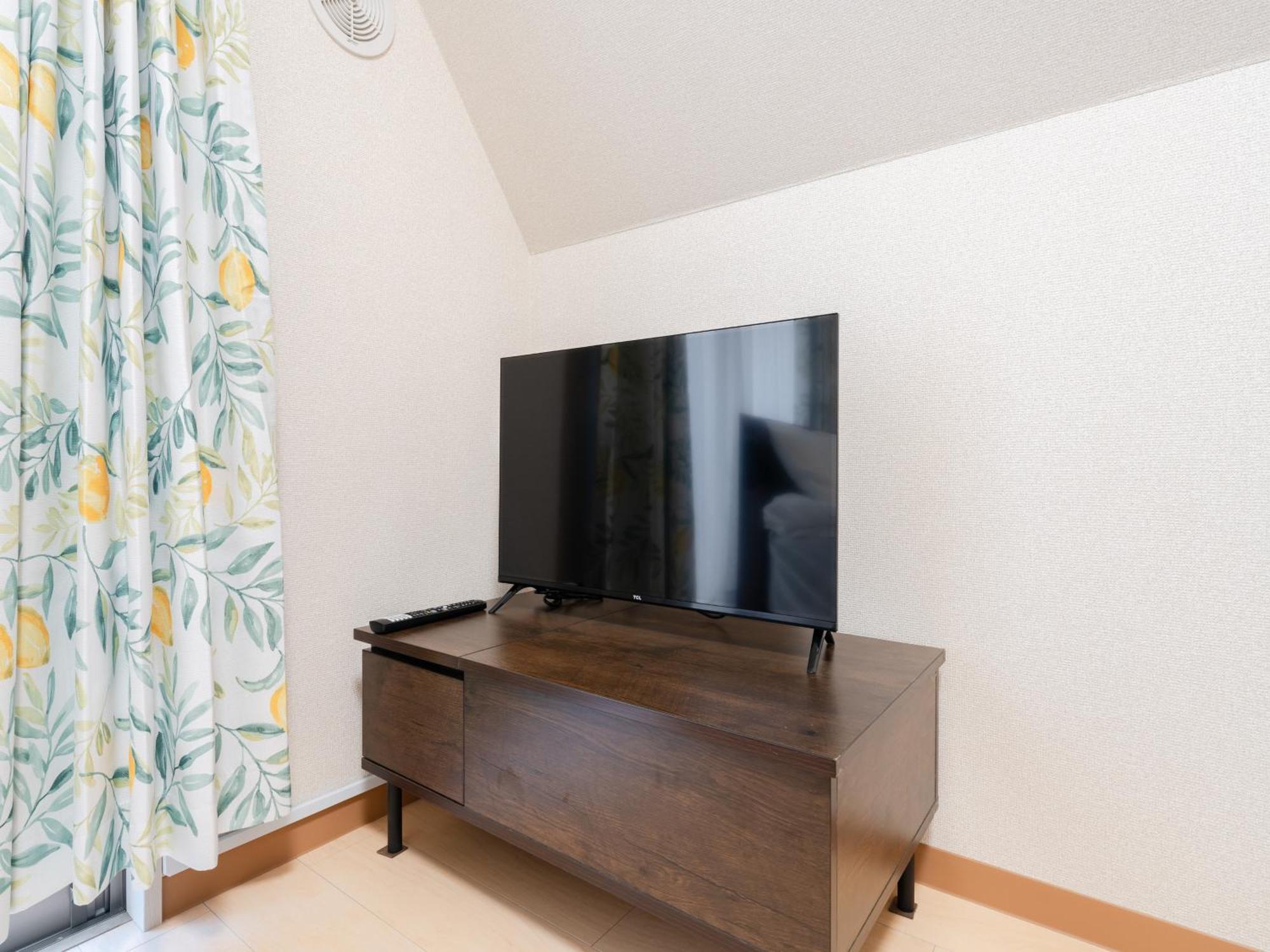 Shinjuku/shin-okubo Sta 2min Walk/kabukicho 5 Min *