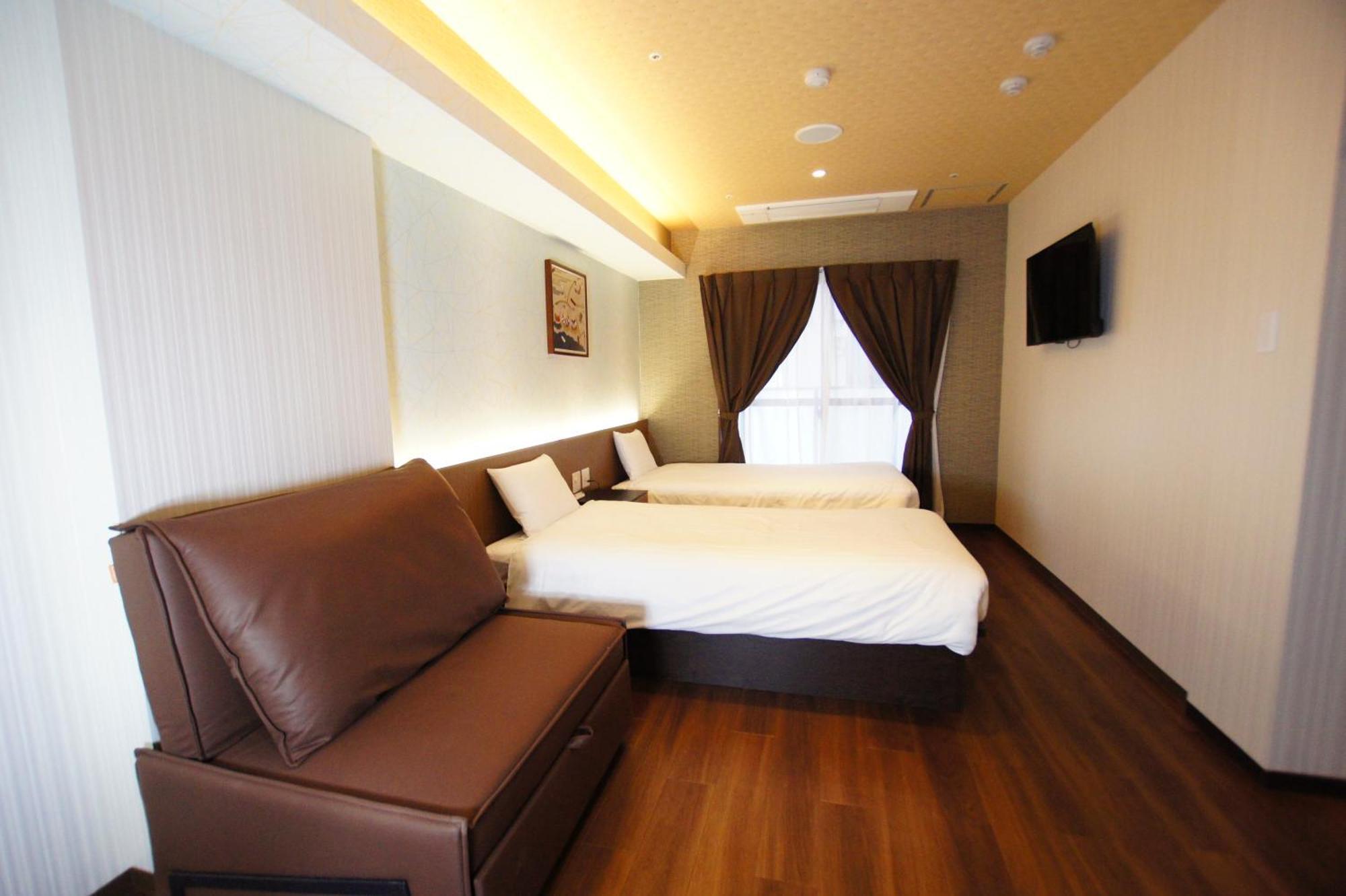 Hotaku Akihabara 3*