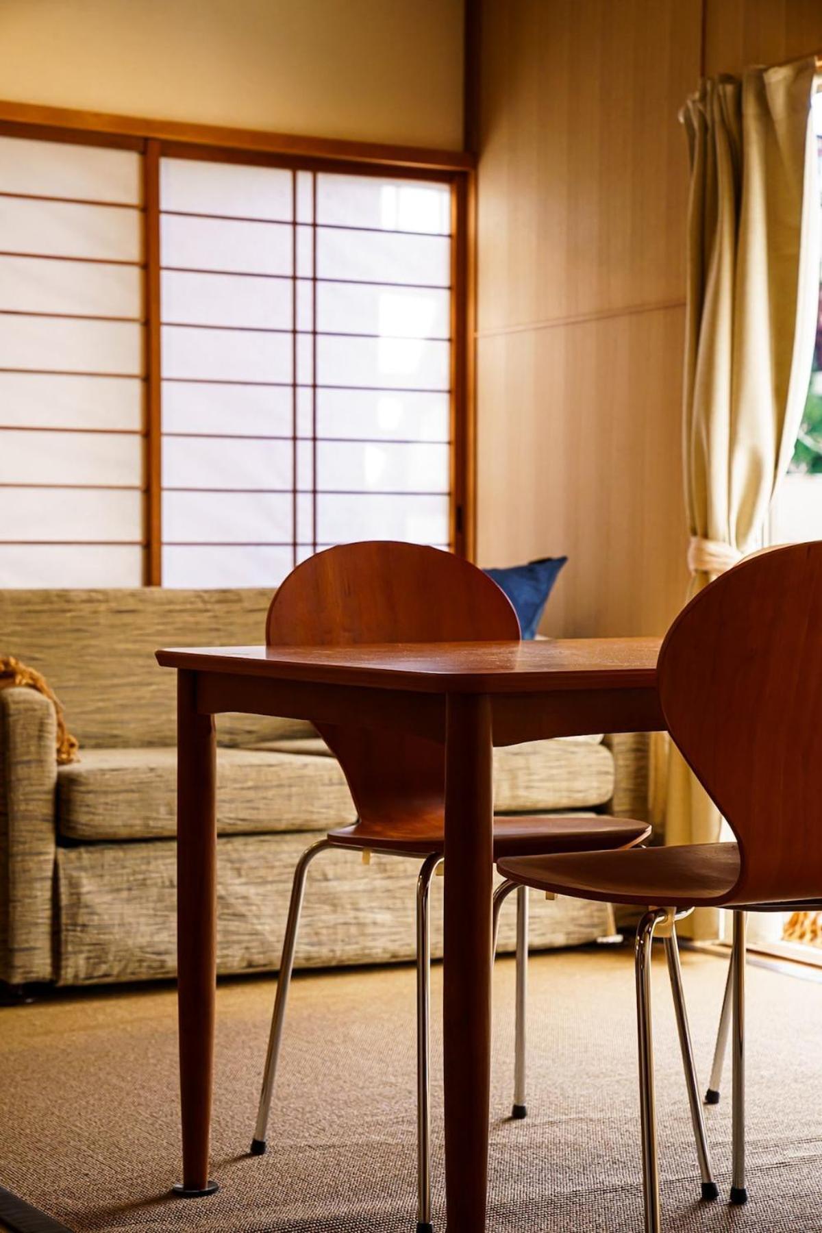 Bright Park House In Villa
