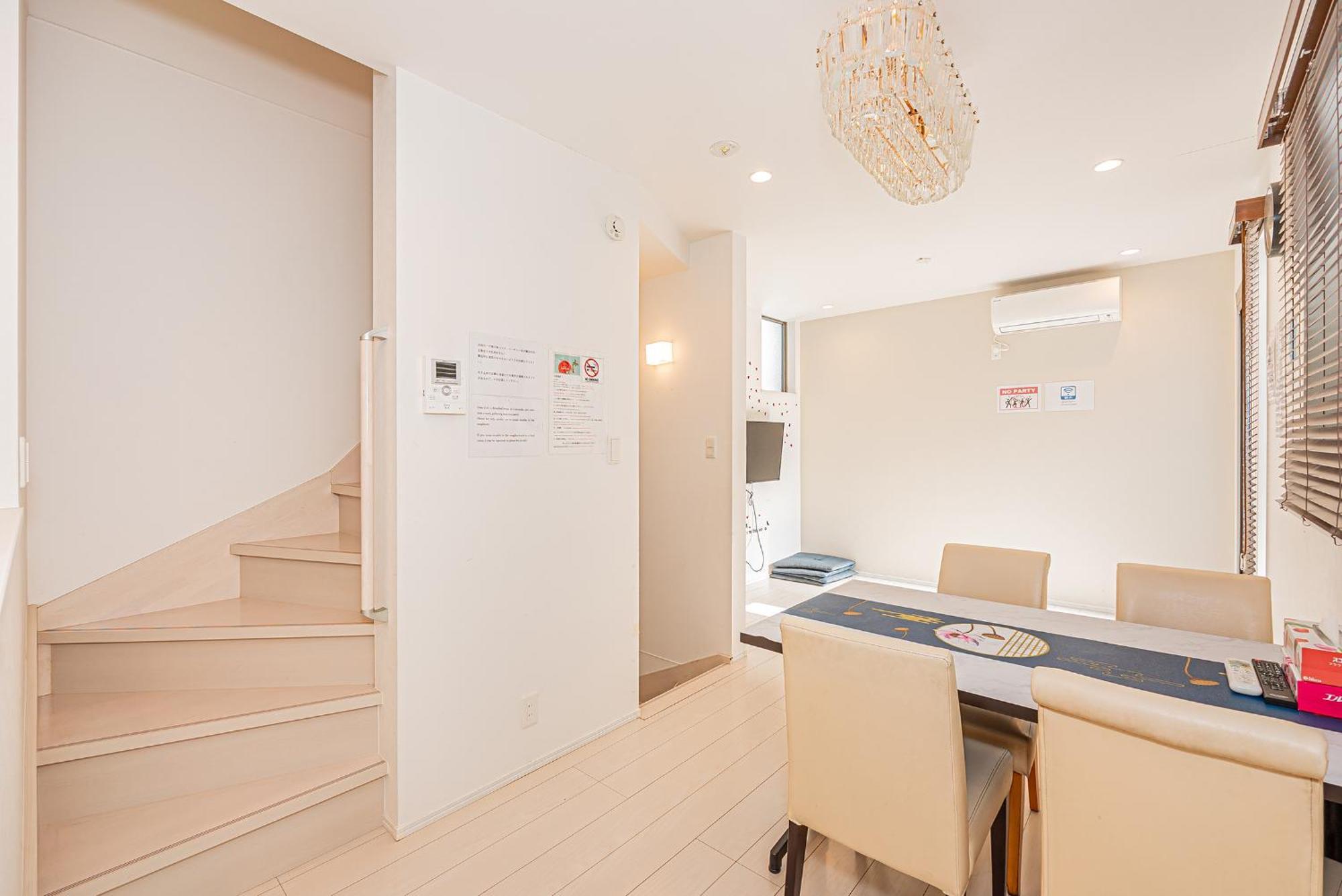 Hotel Skytreestayhotel2鐘ヶ淵駅から徒歩4分天井からskytreeが見えます
