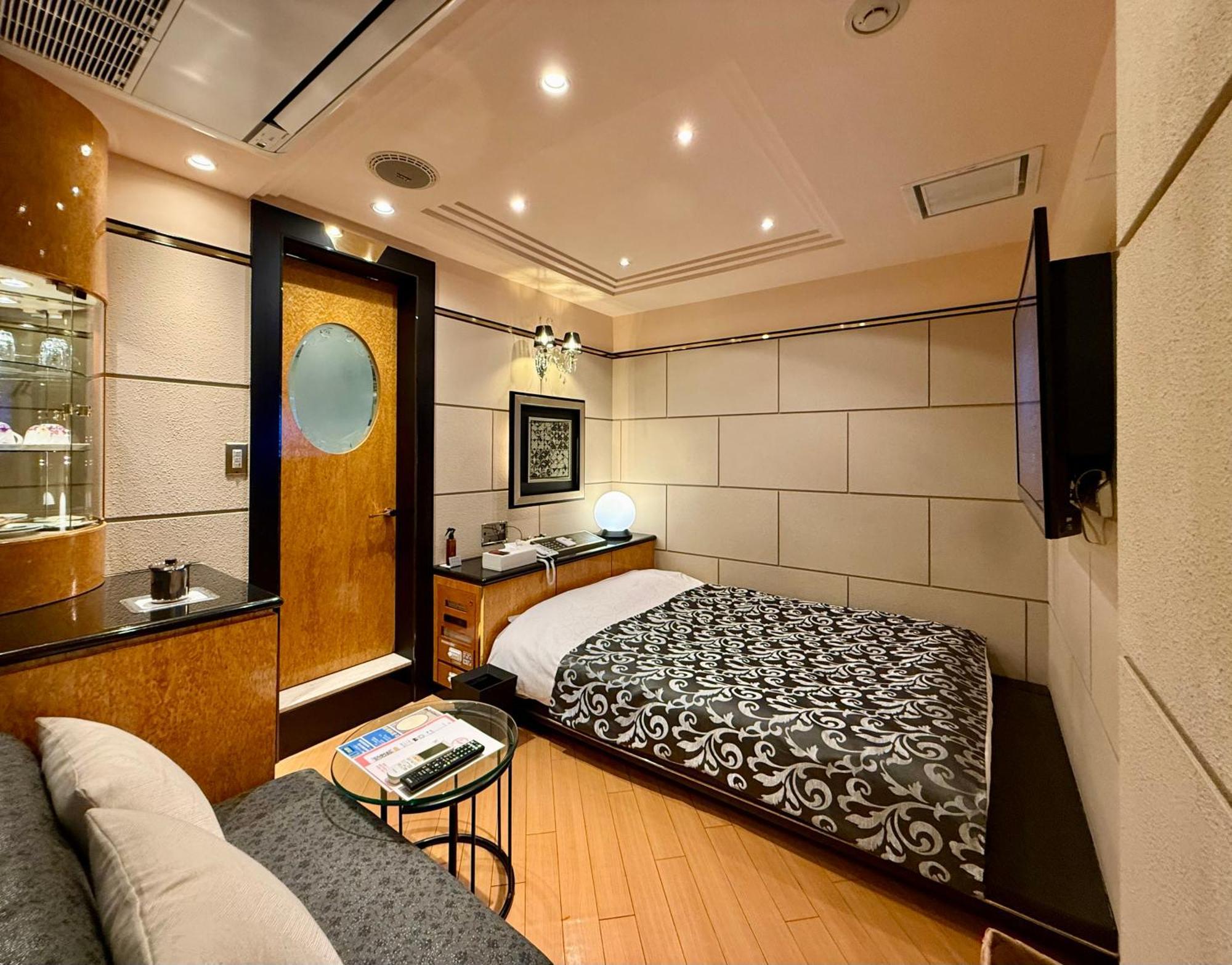 Apio (adults Only) 2*