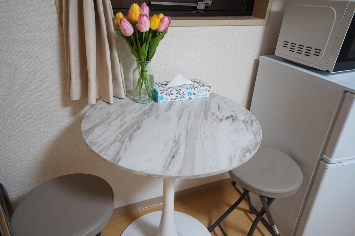 Apartment With Elevator, 700m 4 Min Walk From Nishi-shinjuku 5-chome, Direct Access To Shinjuku, 28 Sqm Tokyo