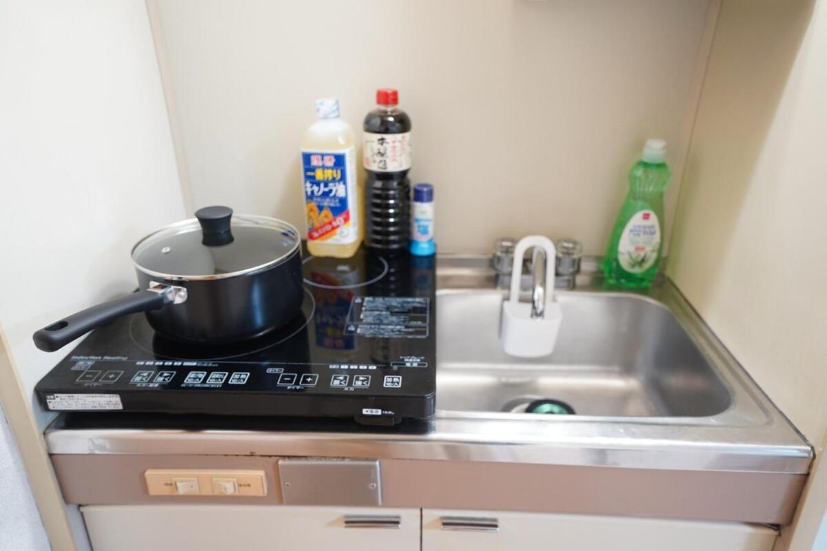Apartment With Elevator, 700m 4 Min Walk From Nishi-shinjuku 5-chome, Direct Access To Shinjuku, 28 Sqm Tokyo