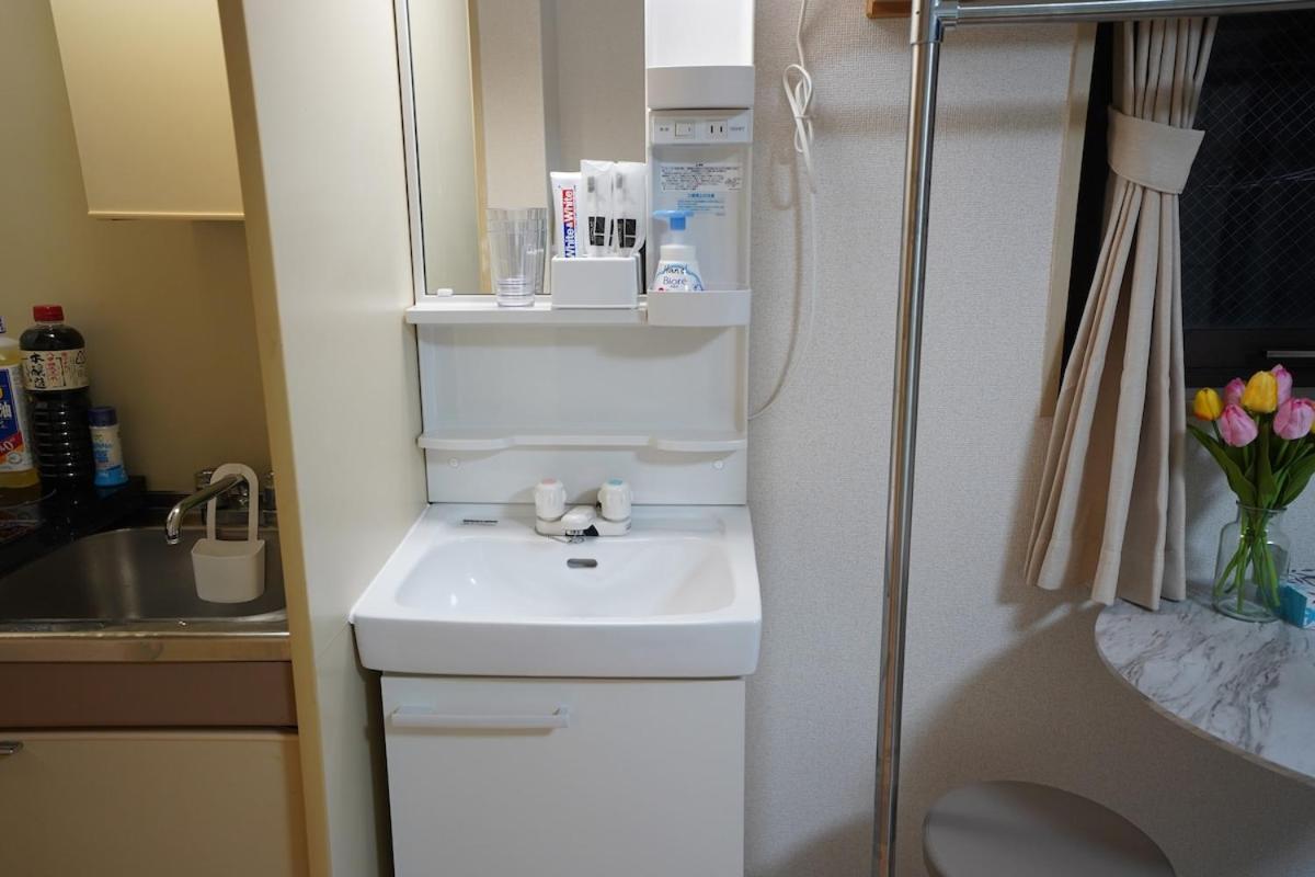 With Elevator, 700m 4 Min Walk From Nishi-shinjuku 5-chome, Direct Access To Shinjuku, 28 Sqm Apartment *