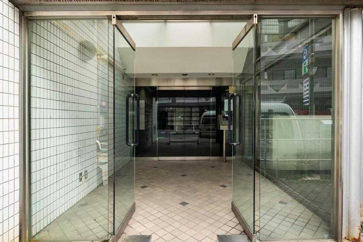 Apartment With Elevator, 700m 4 Min Walk From Nishi-shinjuku 5-chome, Direct Access To Shinjuku, 28 Sqm