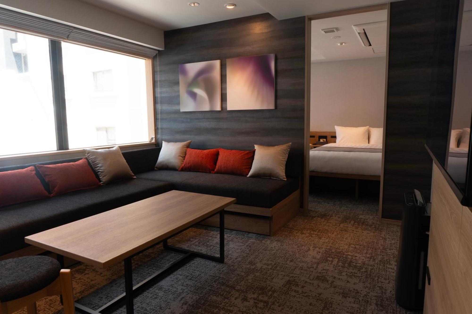 Premium Monday Ginza East