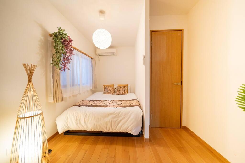 Apartment Seibu Shinjuku Station 2 Min Walk Shin-okubo Station 6 Min Walk,11 House In Tokyo, 4 People Isj35 Tokyo