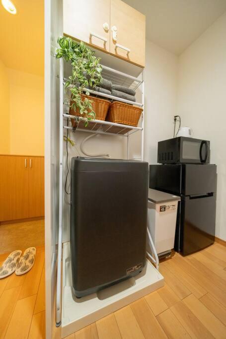 Seibu Shinjuku Station 2 Min Walk Shin-okubo Station 6 Min Walk,11 House In Tokyo, 4 People Isj35 *