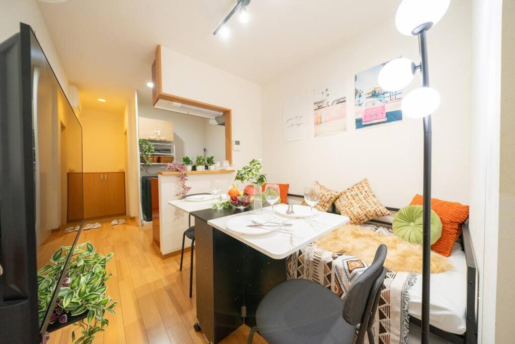 Seibu Shinjuku Station 2 Min Walk Shin-okubo Station 6 Min Walk,11 House In Tokyo, 4 People Isj35 Apartment