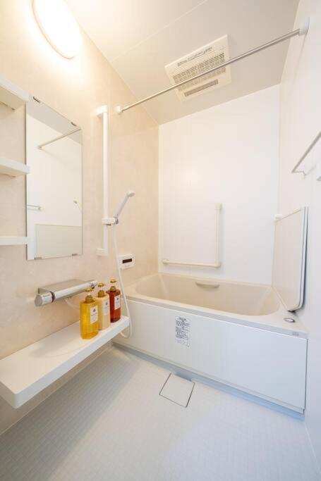 Seibu Shinjuku Station 2 Min Walk Shin-okubo Station 6 Min Walk,11 House In Tokyo, 4 People Isj35 *