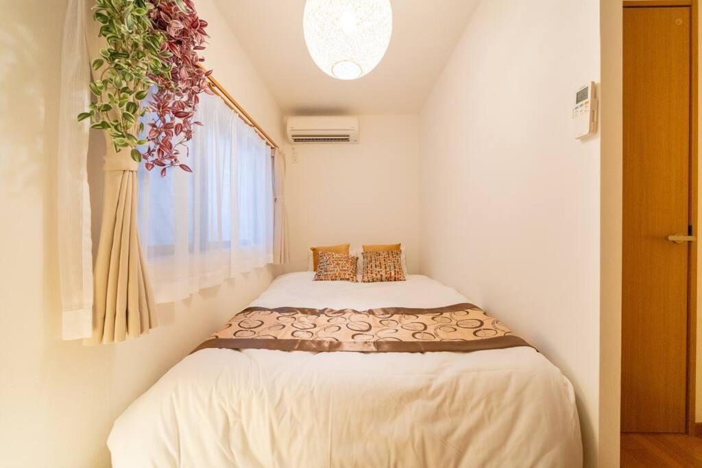 Apartment Seibu Shinjuku Station 2 Min Walk Shin-okubo Station 6 Min Walk,11 House In Tokyo, 4 People Isj35 *