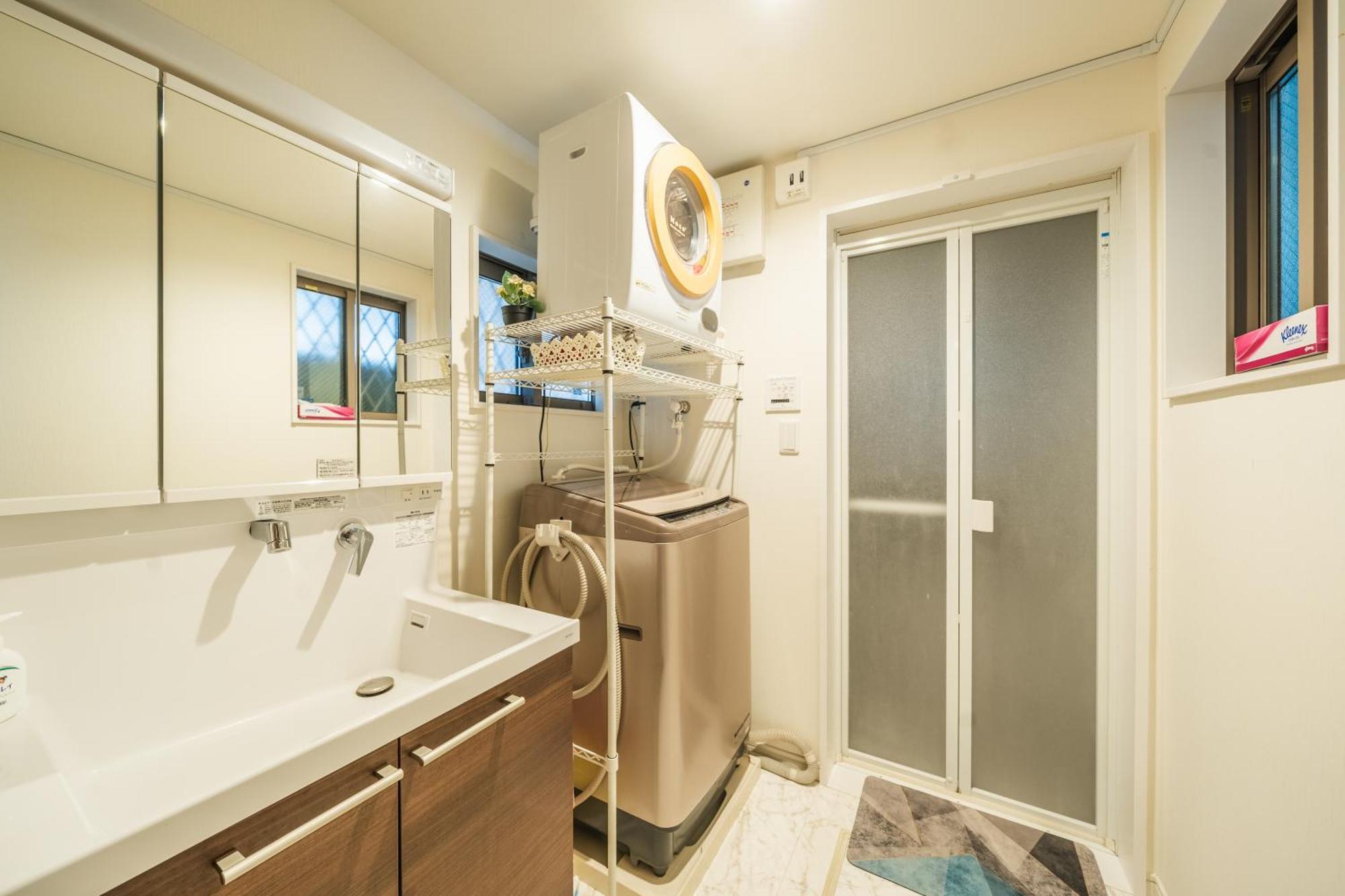 Qiqi House Tokyo: Spacious New For 8 With Easy Airport & Access Apartment