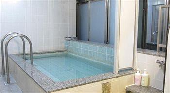 Youth Hostel *