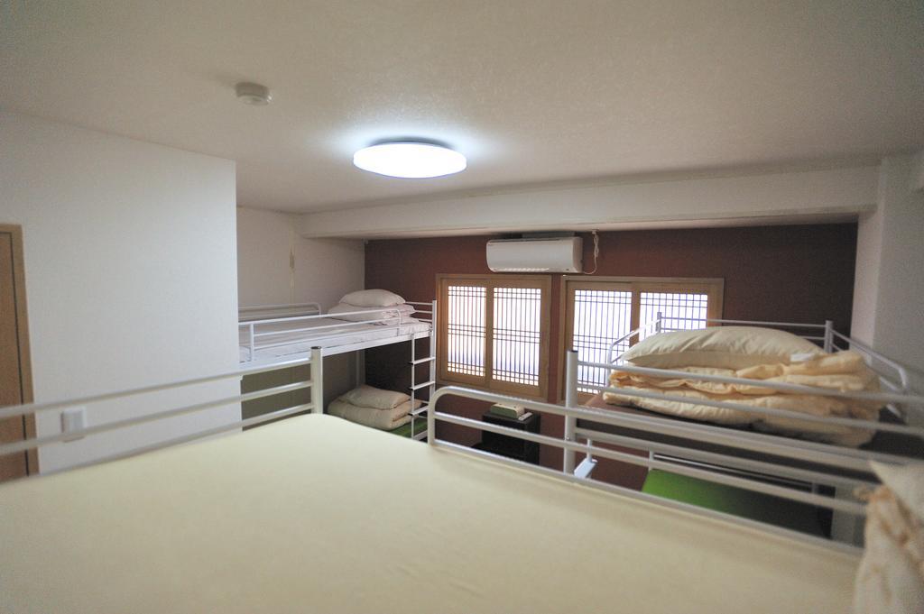 Holiday View Hostel *