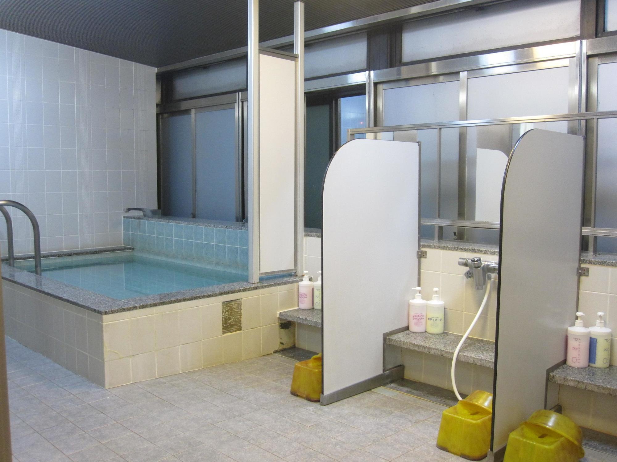 Youth Hostel *