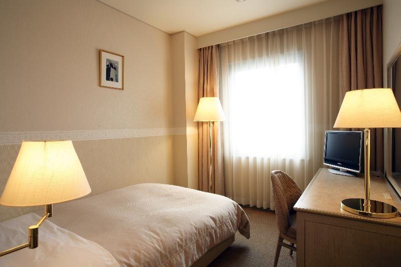 Jr-east Mets Musashisakaii Hotel 3*