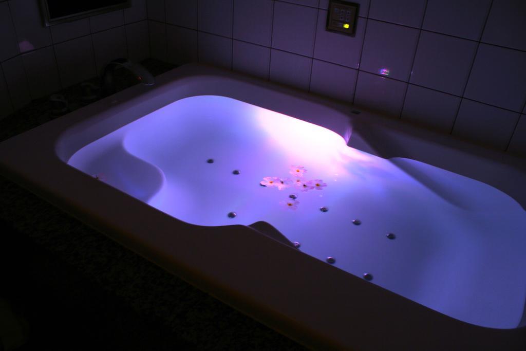 Atlas Shinkabukicho (adults Only) Love hotel *