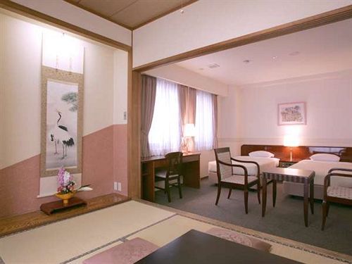 Ueno Terminal Hotel 2*